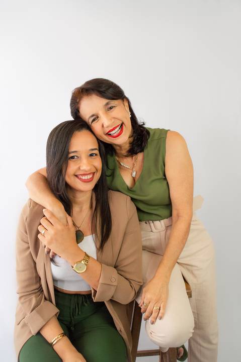 Retratos família, fotógrafo de família, retratos no estúdio, fotógrafo em gv, fotógrafo em governador valadares mg, Shanti Amaral Fotografia.'