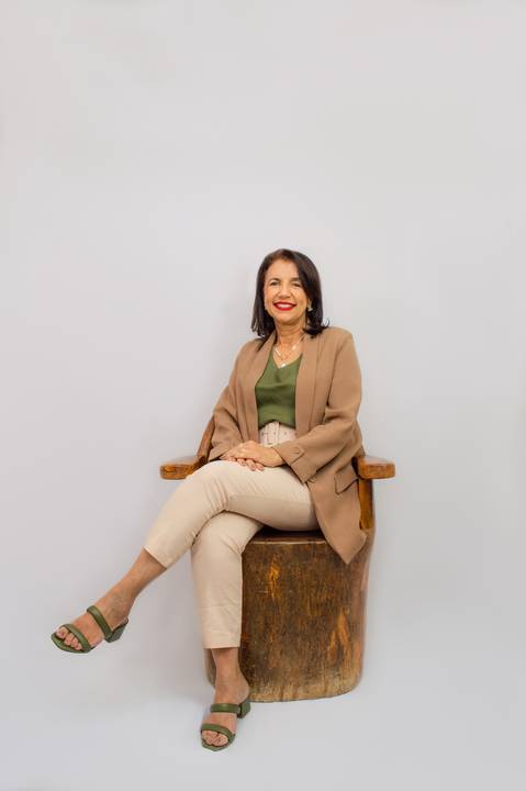 Retratos família, fotógrafo de família, retratos no estúdio, fotógrafo em gv, fotógrafo em governador valadares mg, Shanti Amaral Fotografia.'