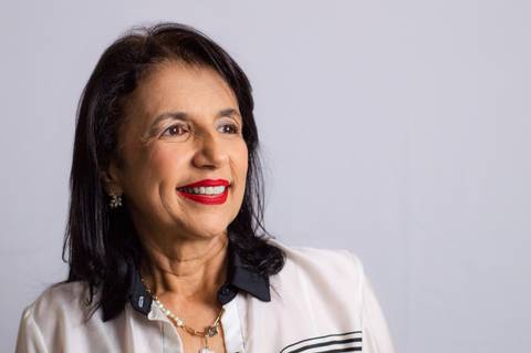 Retratos família, fotógrafo de família, retratos no estúdio, fotógrafo em gv, fotógrafo em governador valadares mg, Shanti Amaral Fotografia.'