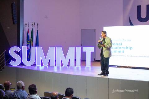 Fotógrafo de eventos, cobertura fotográfica de eventos, foto de eventos, desenvolvimento pessoal, global summit, fotógrafo gv, fotógrafo em Governador Valadares MG, Shanti Amaral Fotografia.'