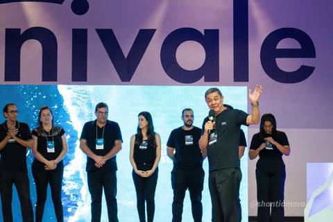 Fotógrafo de eventos, cobertura fotográfica de eventos, foto de eventos, desenvolvimento pessoal, global summit, fotógrafo gv, fotógrafo em Governador Valadares MG, Shanti Amaral Fotografia.'