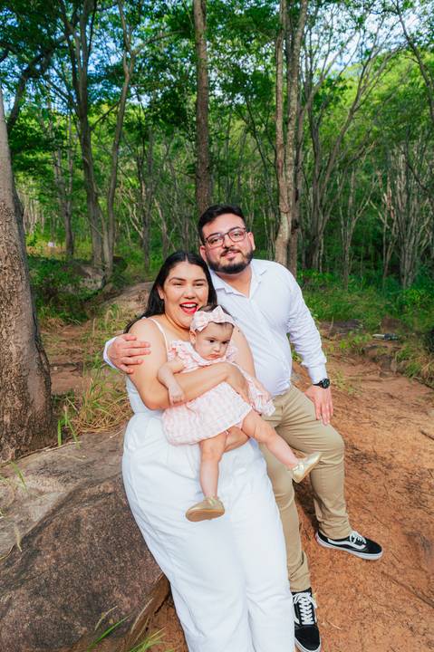 Ensaio fotográfico família, fotógrafo de família, ensaio família na natureza, ensaio fotográfico externo família, fotógrafo gv, fotógrafo em Governador Valadares MG, Shanti Amaral Fotografia.'
