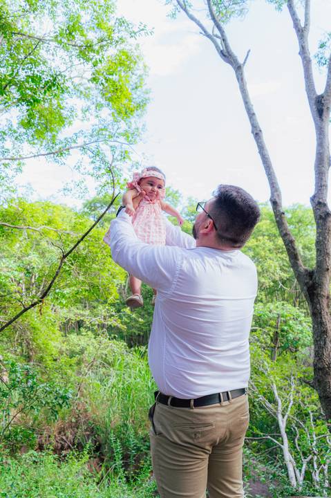 Ensaio fotográfico família, fotógrafo de família, ensaio família na natureza, ensaio fotográfico externo família, fotógrafo gv, fotógrafo em Governador Valadares MG, Shanti Amaral Fotografia.'