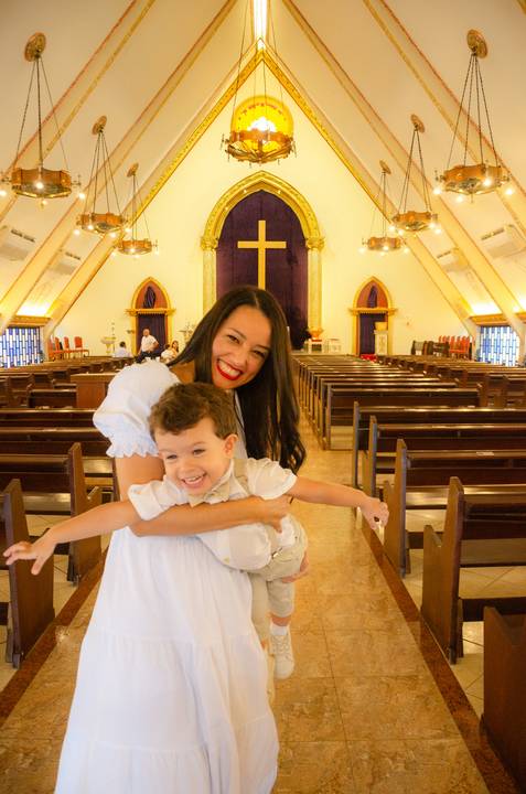Fotógrafo na Paróquia Nossa Senhora Aparecida, fotografo de batizado católico, fotografo de batismo, batismo na igreja em gv, batismo católico em gv mg, cobertura fotográfica de eventos, foto de eventos, fotógrafo em gv, Shanti Amaral Fotografia.'