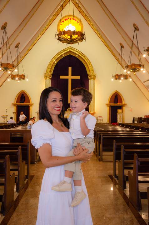 Fotógrafo na Paróquia Nossa Senhora Aparecida, fotografo de batizado católico, fotografo de batismo, batismo na igreja em gv, batismo católico em gv mg, cobertura fotográfica de eventos, foto de eventos, fotógrafo em gv, Shanti Amaral Fotografia.'