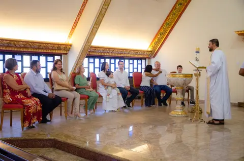 Fotógrafo na Paróquia Nossa Senhora Aparecida, fotografo de batizado católico, fotografo de batismo, batismo na igreja em gv, batismo católico em gv mg, cobertura fotográfica de eventos, foto de eventos, fotógrafo em gv, Shanti Amaral Fotografia.'