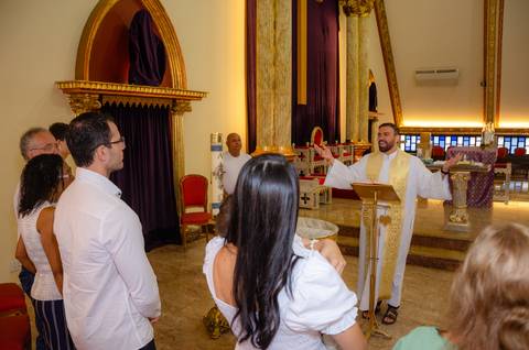 Fotógrafo na Paróquia Nossa Senhora Aparecida, fotografo de batizado católico, fotografo de batismo, batismo na igreja em gv, batismo católico em gv mg, cobertura fotográfica de eventos, foto de eventos, fotógrafo em gv, Shanti Amaral Fotografia.'