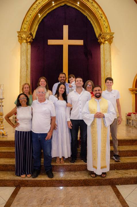Fotógrafo na Paróquia Nossa Senhora Aparecida, fotografo de batizado católico, fotografo de batismo, batismo na igreja em gv, batismo católico em gv mg, cobertura fotográfica de eventos, foto de eventos, fotógrafo em gv, Shanti Amaral Fotografia.'