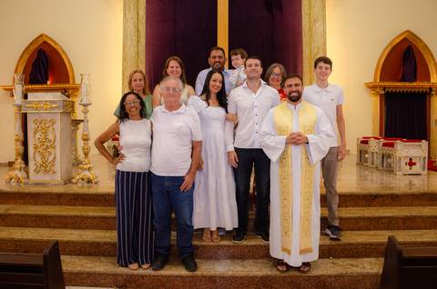 Fotógrafo na Paróquia Nossa Senhora Aparecida, fotografo de batizado católico, fotografo de batismo, batismo na igreja em gv, batismo católico em gv mg, cobertura fotográfica de eventos, foto de eventos, fotógrafo em gv, Shanti Amaral Fotografia.'