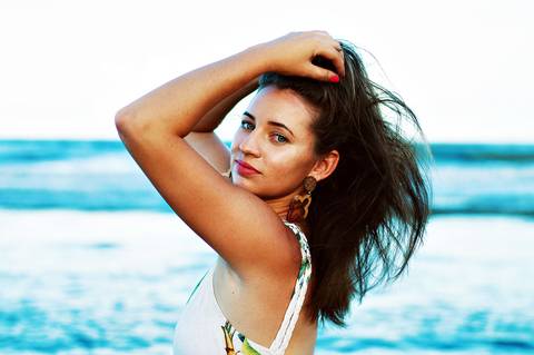 Ensaio externo feminino praia Agência Cricaré'