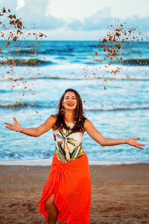 Ensaio externo feminino praia Agência Cricaré'