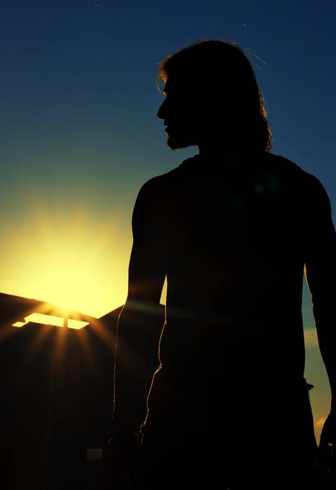 Ensaio fotográfico masculino, ensaio urbano masculino em gv, ensaio lugar abandonado, fotógrafo em gv, fotógrafo em Governador Valadares MG, Shanti Amaral Fotografia '