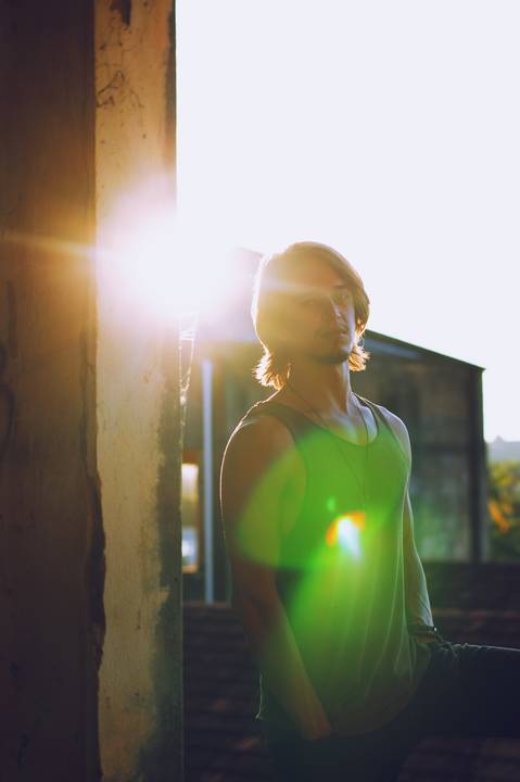 Ensaio fotográfico masculino, ensaio urbano masculino em gv, ensaio lugar abandonado, fotógrafo em gv, fotógrafo em Governador Valadares MG, Shanti Amaral Fotografia '
