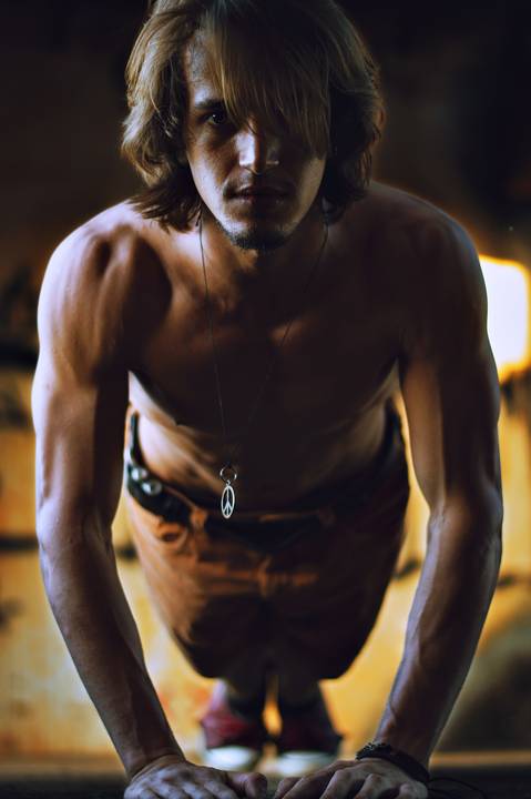 Ensaio fotográfico masculino, ensaio urbano masculino em gv, ensaio lugar abandonado, fotógrafo em gv, fotógrafo em Governador Valadares MG, Shanti Amaral Fotografia '