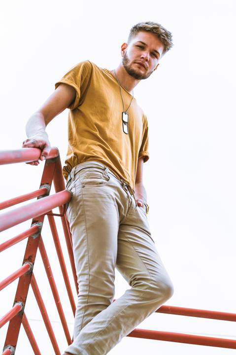 Ensaio urbano masculino Léo Tressmann Agência Cricaré'