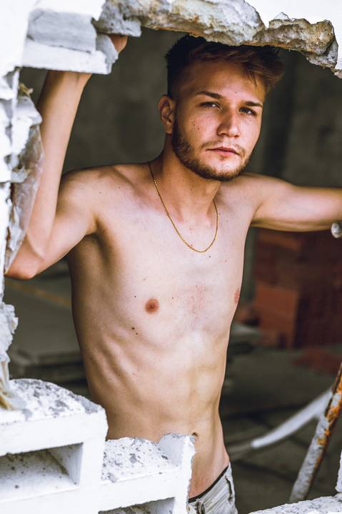 Ensaio urbano masculino Léo Tressmann Agência Cricaré'