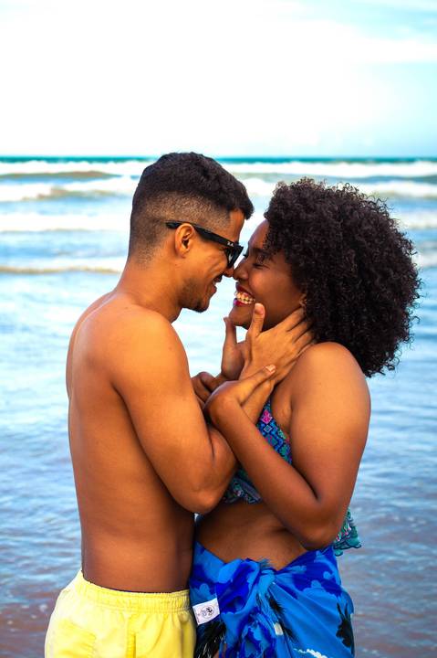 Ensaio externo casal Kézia + Rafael, Guriri São Mateus, Agência Cricaré'