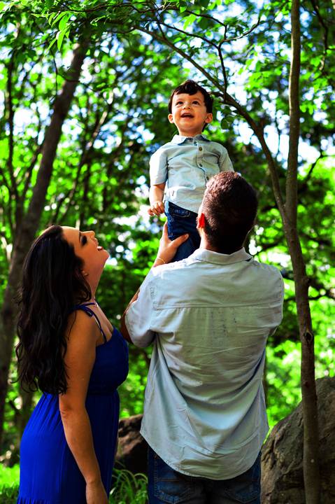 Ensaio fotográfico família, fotógrafo de família, ensaio família na natureza, ensaio fotográfico externo família, fotógrafo gv, fotógrafo em Governador Valadares MG, Shanti Amaral Fotografia.'