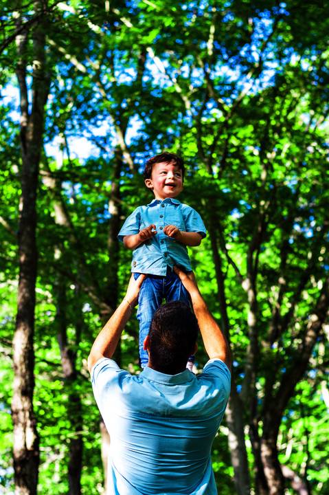 Ensaio fotográfico família, fotógrafo de família, ensaio família na natureza, ensaio fotográfico externo família, fotógrafo gv, fotógrafo em Governador Valadares MG, Shanti Amaral Fotografia.'