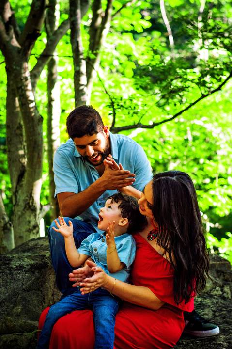 Ensaio fotográfico família, fotógrafo de família, ensaio família na natureza, ensaio fotográfico externo família, fotógrafo gv, fotógrafo em Governador Valadares MG, Shanti Amaral Fotografia.'