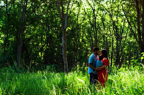 Ensaio fotográfico família, fotógrafo de família, ensaio família na natureza, ensaio fotográfico externo família, fotógrafo gv, fotógrafo em Governador Valadares MG, Shanti Amaral Fotografia.'