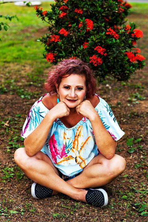 Ensaio feminino idade feliz externo praça, Agência Cricaré, Governador Valadares (MG).'