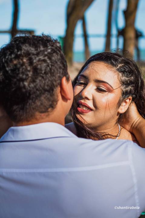Ensaio pré casamento na praia, bosque, mar, Agência Cricaré, Guriri (ES).'