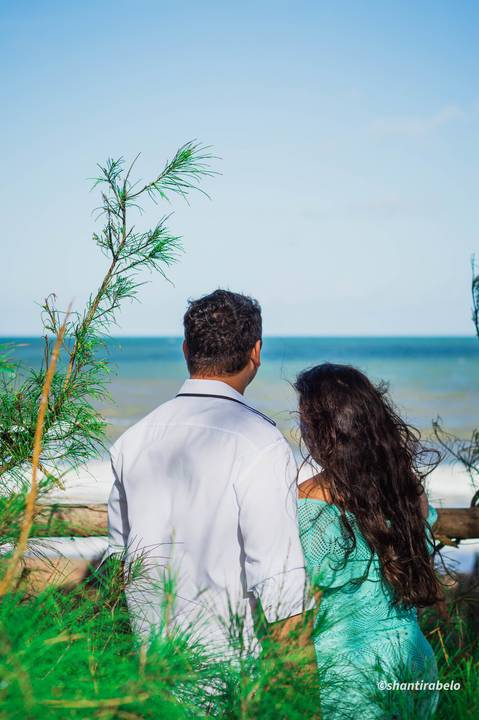Ensaio pré casamento na praia, bosque, mar, Agência Cricaré, Guriri (ES).'