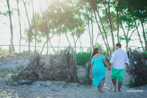 Ensaio pré casamento na praia, bosque, mar, Agência Cricaré, Guriri (ES).'