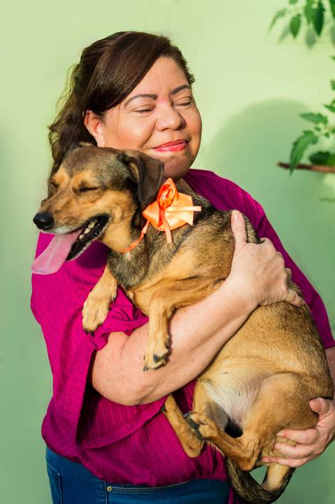 Ensaio fotográfico Família Bahia, em casa, feminino, com cachorro, com pet, São Mateus ES, Agência Cricaré, Shanti Rabelo'