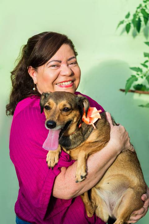 Ensaio fotográfico Família Bahia, em casa, feminino, com cachorro, com pet, São Mateus ES, Agência Cricaré, Shanti Rabelo'