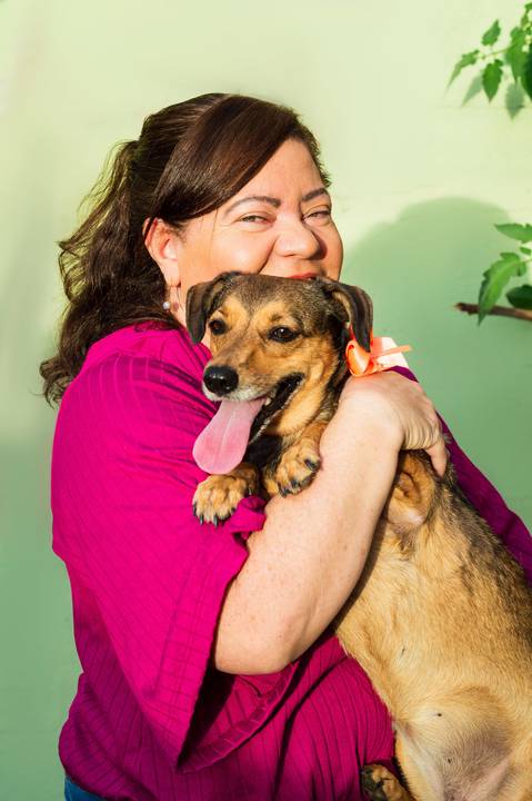 Ensaio fotográfico Família Bahia, em casa, feminino, com cachorro, com pet, São Mateus ES, Agência Cricaré, Shanti Rabelo'