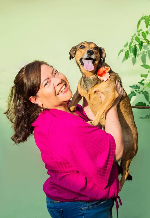 Ensaio fotográfico Família Bahia, em casa, feminino, com cachorro, com pet, São Mateus ES, Agência Cricaré, Shanti Rabelo'