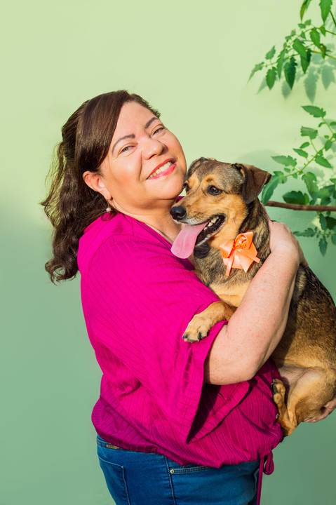 Ensaio fotográfico Família Bahia, em casa, feminino, com cachorro, com pet, São Mateus ES, Agência Cricaré, Shanti Rabelo'
