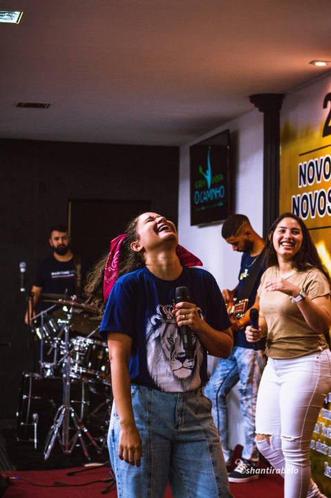 Fotografia de eventos em Governador Valadares, cobertura fotográfica de eventos, fotógrafo em gv, Agência Cricaré, Shanti Rabelo, fotografia em cultos, fotos de congressos, foto de conferências, foto cristão mineiro, foto de músico, foto de pregador.'