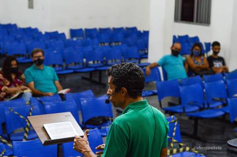 Fotografia de eventos em Governador Valadares, cobertura fotográfica de eventos, fotógrafo em gv, Agência Cricaré, Shanti Rabelo, fotografia em cultos, fotos de congressos, foto de conferências, foto cristão mineiro, foto de músico, foto de pregador.'