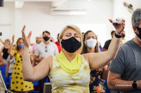 Fotografia de eventos em Governador Valadares, cobertura fotográfica de eventos, fotógrafo em gv, Agência Cricaré, Shanti Rabelo, fotografia em cultos, fotos de congressos, foto de conferências, foto cristão mineiro, foto de músico, foto de pregador.'