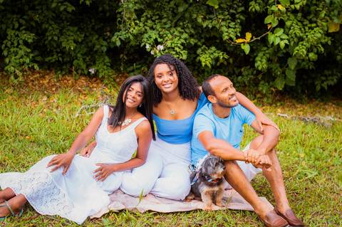 Ensaio fotográfico Família Sudré com pet, externo, Caratinga MG, Agência Cricaré, Shanti Rabelo'