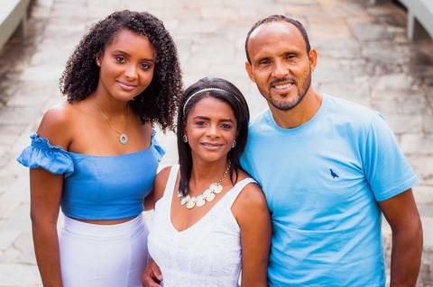 Ensaio fotográfico Família Sudré com pet, externo, Caratinga MG, Agência Cricaré, Shanti Rabelo'