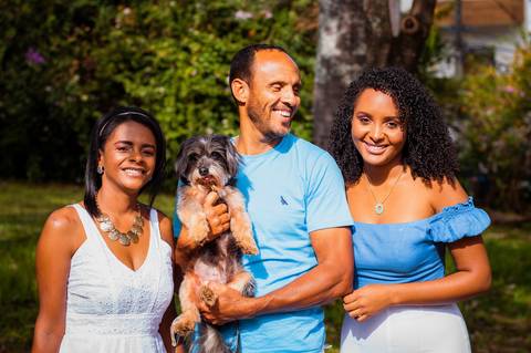 Ensaio fotográfico Família Sudré com pet, externo, Caratinga MG, Agência Cricaré, Shanti Rabelo'