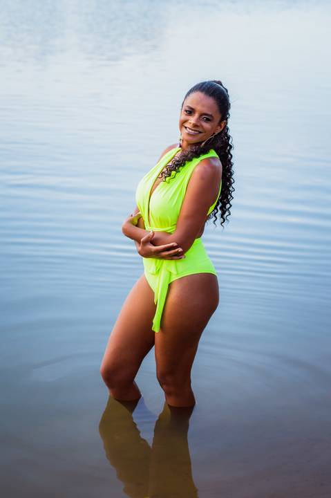 Ensaio fotográfico Feminino, ensaio afro externo, fotógrafo em São Mateus ES, ensaio externo feminino, fotógrafo em guriri es, Shanti Amaral Fotografia.'