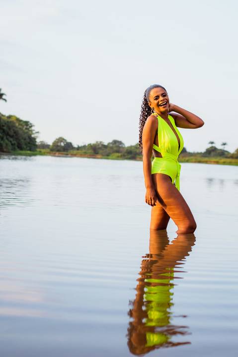 Ensaio fotográfico Feminino, ensaio afro externo, fotógrafo em São Mateus ES, ensaio externo feminino, fotógrafo em guriri es, Shanti Amaral Fotografia.'