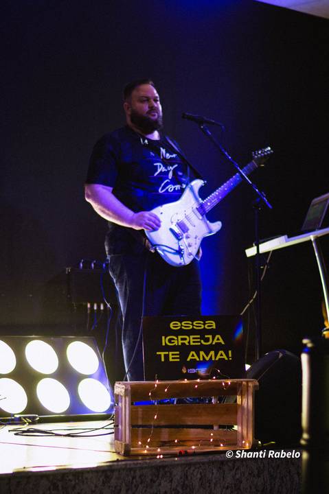 Fotografia de eventos em São Mateus, cobertura fotográfica de eventos, fotógrafo em São Mateus ES, Agência Cricaré, Shanti Rabelo, fotografia em cultos, fotos de congressos, foto de conferências, foto cristão capixaba, foto de músico, foto de pregador.'