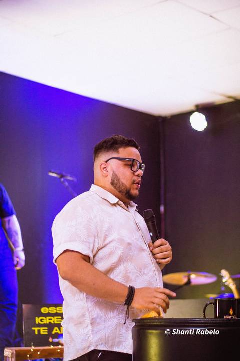 Fotografia de eventos em São Mateus, cobertura fotográfica de eventos, fotógrafo em São Mateus ES, Agência Cricaré, Shanti Rabelo, fotografia em cultos, fotos de congressos, foto de conferências, foto cristão capixaba, foto de músico, foto de pregador.'