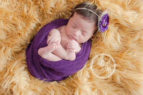 © Damaris Quedevez Fotógrafa Newborn - Barra Mansa RJ (Ensaio recém-nascido - Marina) Foto de bebê'