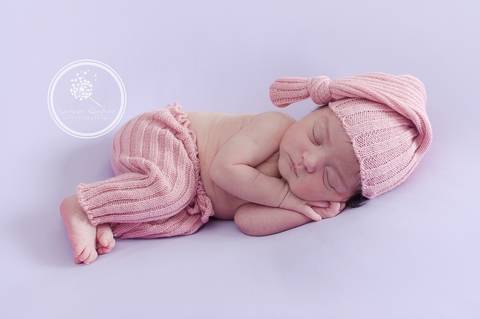 © Damaris Quedevez Fotógrafa Newborn - Barra Mansa RJ (Ensaio recém-nascido - Marina) Foto de bebê'