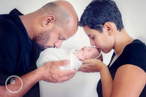 Fotógrafa Damaris Quedevez faz ensaio de recém-nascido encantador em Barra Mansa e Volta Redonda - Rio de Janeiro (Ensaio newborn - Mellina) - Newborn de menina - Newborn Foto com os pais'
