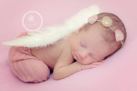  Fotógrafa Damaris Quedevez faz ensaio de recém-nascido encantador em Barra Mansa e Volta Redonda - Rio de Janeiro (Ensaio newborn - Mellina) - Newborn de menina rosa e branco - bebê com asas de anjo - Asas de anjo para Newborn'