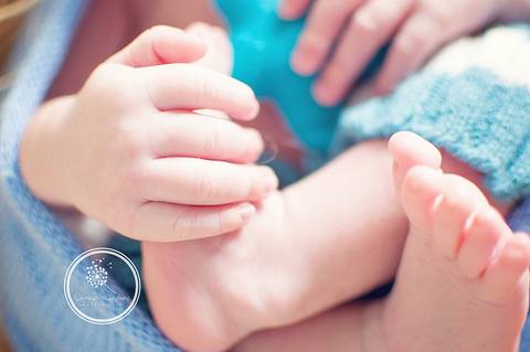Ensaio newborn e gestante em Barra Mansa e Volta Redonda - Rio de Janeiro | Fotógrafa Damaris Quedevez faz ensaio lindo com recém-nascido - Menino de azul - Mãe de menina - Mãe de menino - Ensaio de recém-nascido'