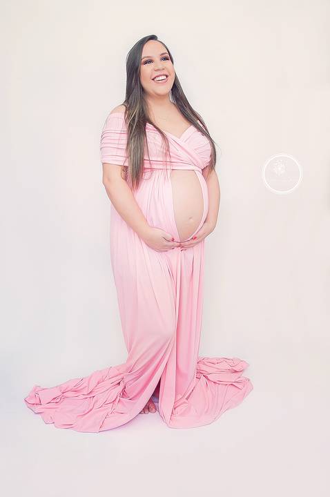 Ensaio de gestante realizado em Volta Redonda, um ensaio cheio de amor e carinho. Fotógrafa Damaris Quedevez realiza inspirador ensaio de gestante em Barra Mansa e Volta Redonda - Fotógrafa Materno Infantil - Foto de gestante - Foto de grávida - Newborn'